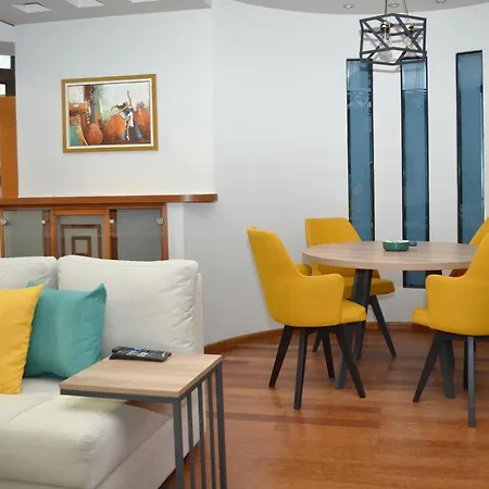 He-ra - & Free Parking Apartment